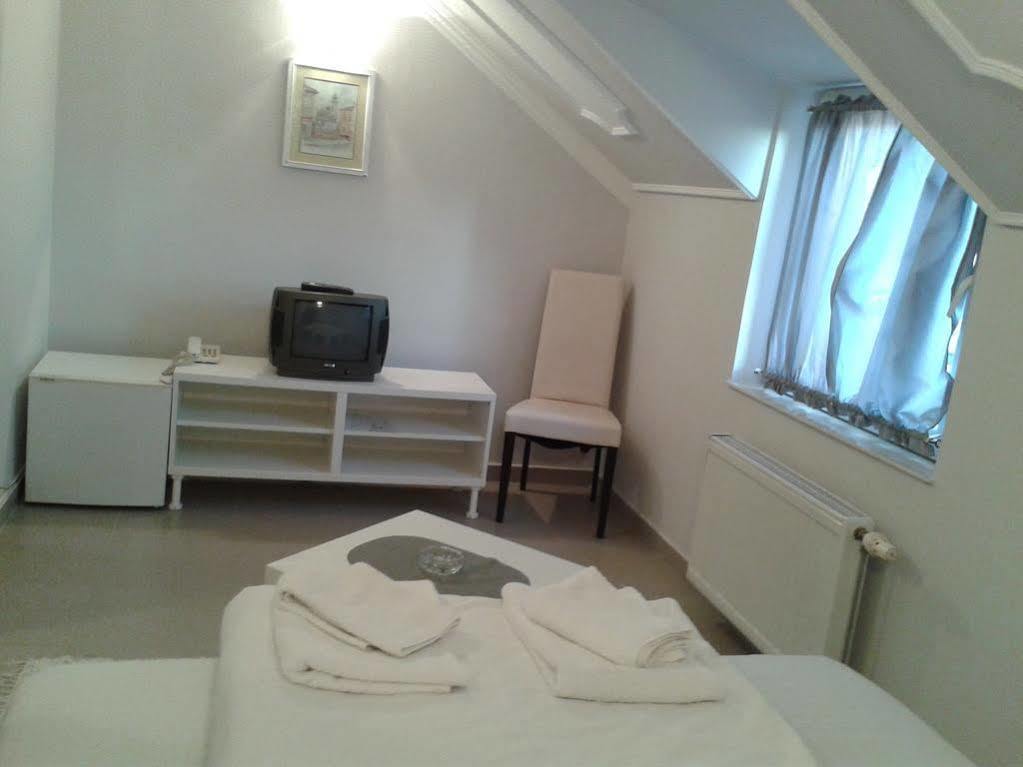Prenociste Luna 2005 Hotel Novi Sad Exterior foto